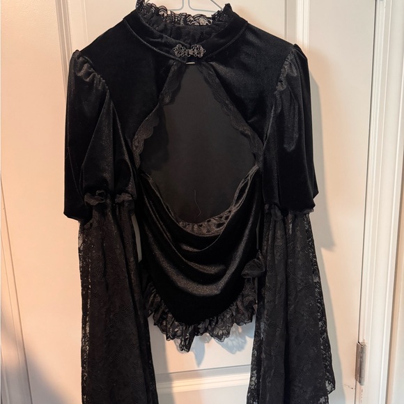 ROMWE Tops - NWT ROMWE Black Lace Detail Top